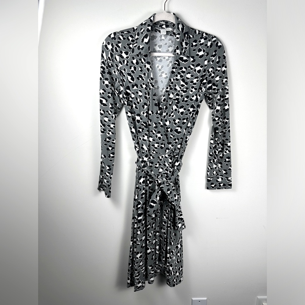 DIANE VON FURSTENBERG Iconic Collar Long-Sleeve Wrap Dress 10 Leopard EUC